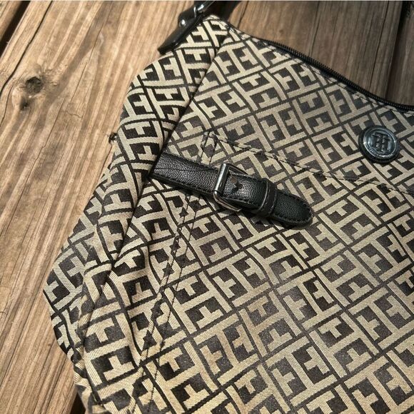 Tommy Hilfiger Monogram Black Leather Tote Bag - Picture 4 of 5